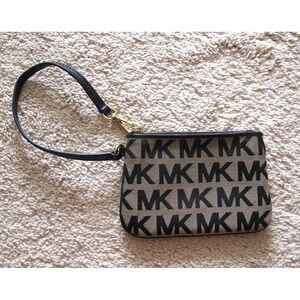 Michael Kors Signature Tan & Black Monogram Leather‎ Canvas Zip Wristlet